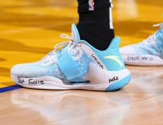 JackeyLove在勇士比赛中回归赛场，出色防守引发热议！的简单介绍