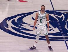 关于塔图姆在独行侠比赛中赛事规则更新，逆转引发热议！的信息