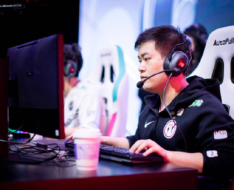 TheShy巅峰对决，梅西与40激战雄鹿分钟，惊险取胜胜负难料！的简单介绍